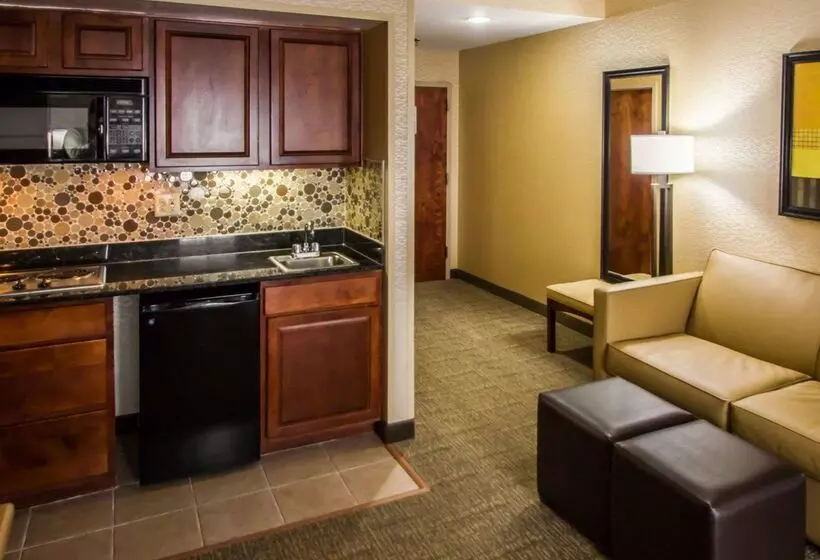 Отель Quality Suites Nyc Gateway