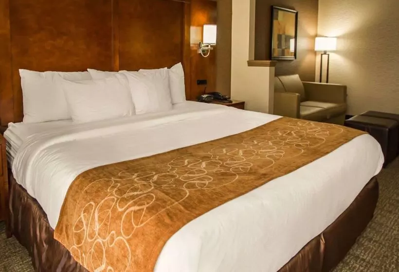 Отель Quality Suites Nyc Gateway