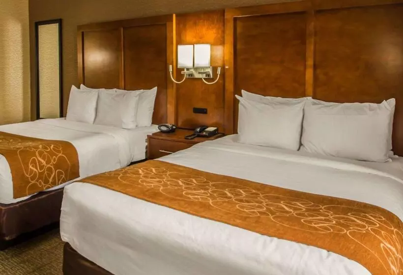 Отель Quality Suites Nyc Gateway