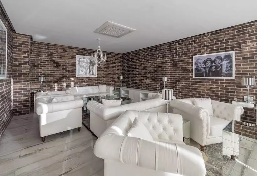 בית מלון כפרי Sandos Benidorm Suites