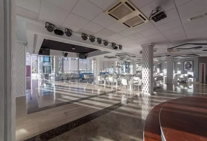 בית מלון כפרי Sandos Benidorm Suites
