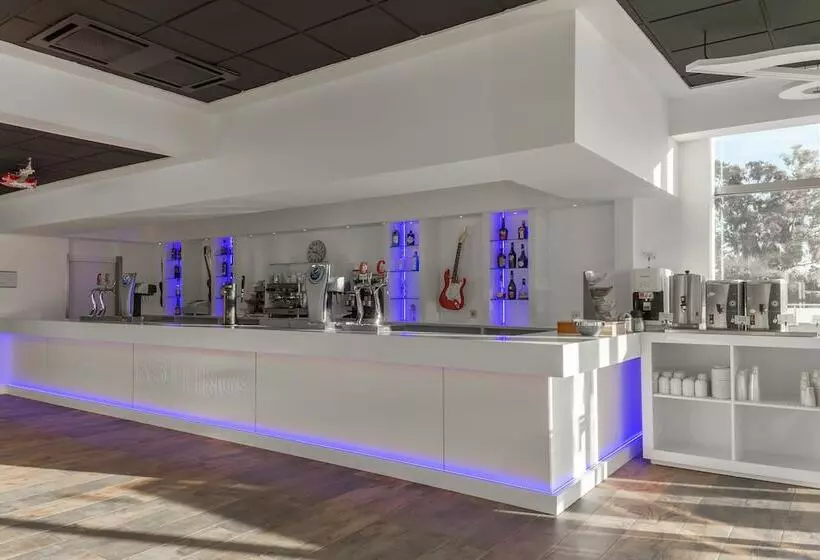 בית מלון כפרי Sandos Benidorm Suites