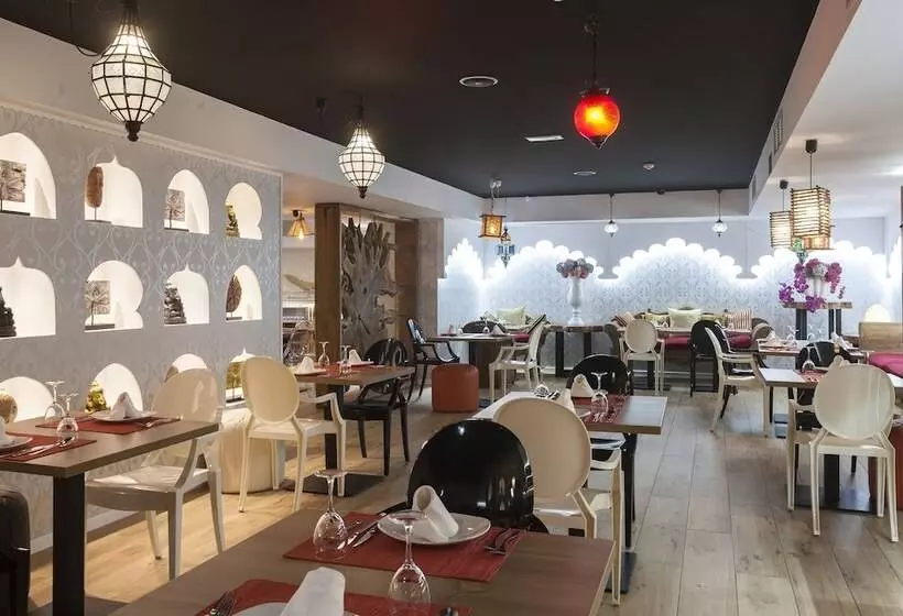 בית מלון כפרי Sandos Benidorm Suites