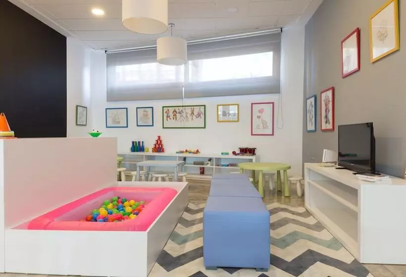 בית מלון כפרי Sandos Benidorm Suites