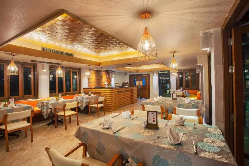 Seaview Patong Hotel   Sha Plus