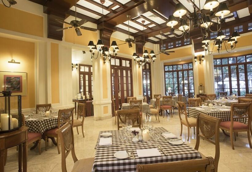 בית מלון כפרי Settha Palace