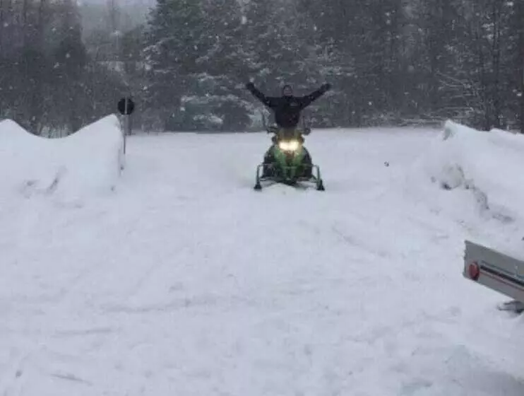 Отель Red Maple Inn And Suites