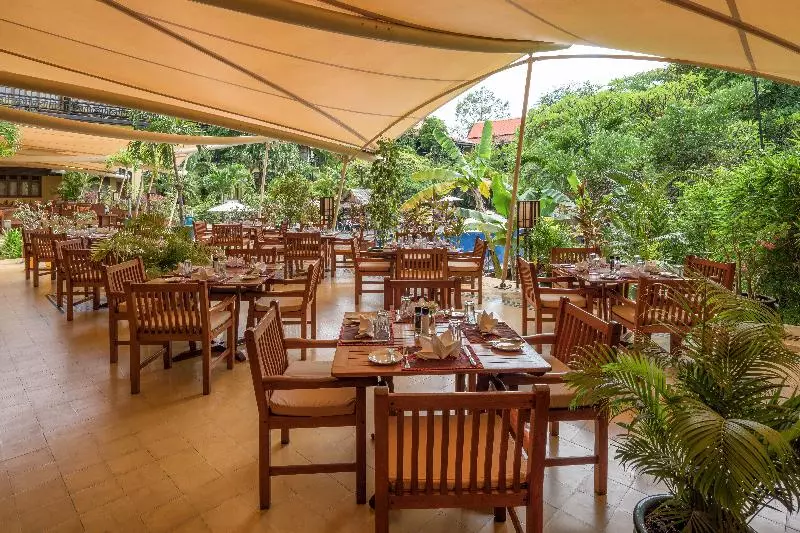 Отель Victoria Angkor Resort & Spa