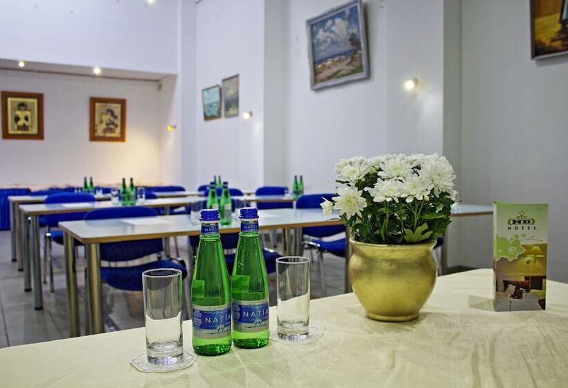 Nb Hotel With Free Parking