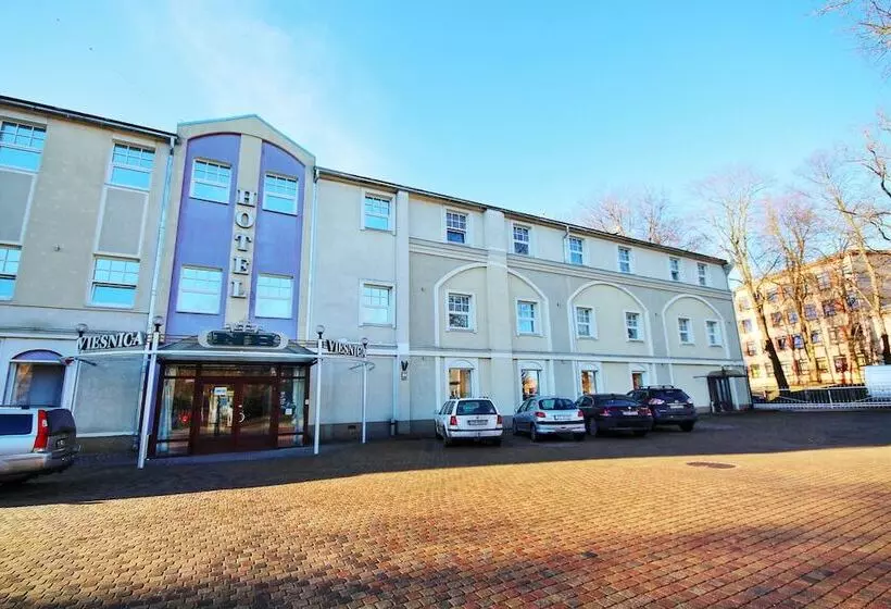 Nb Hotel With Free Parking