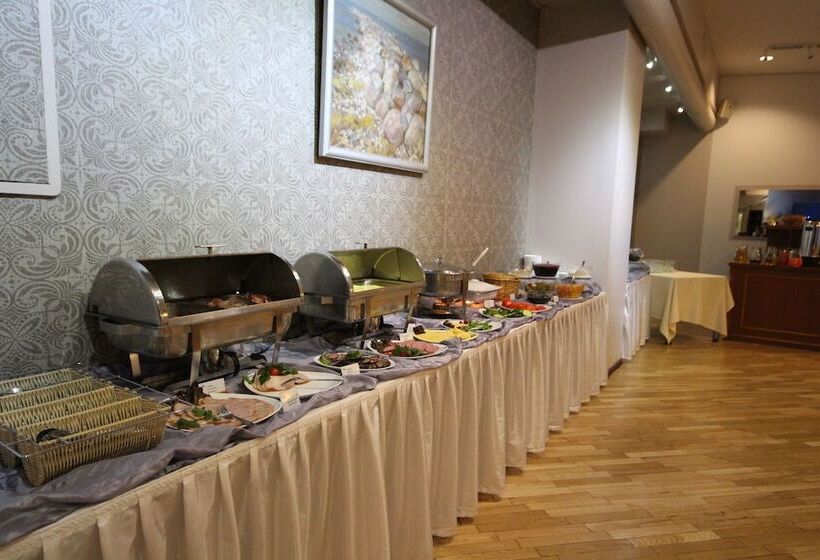 Nb Hotel With Free Parking