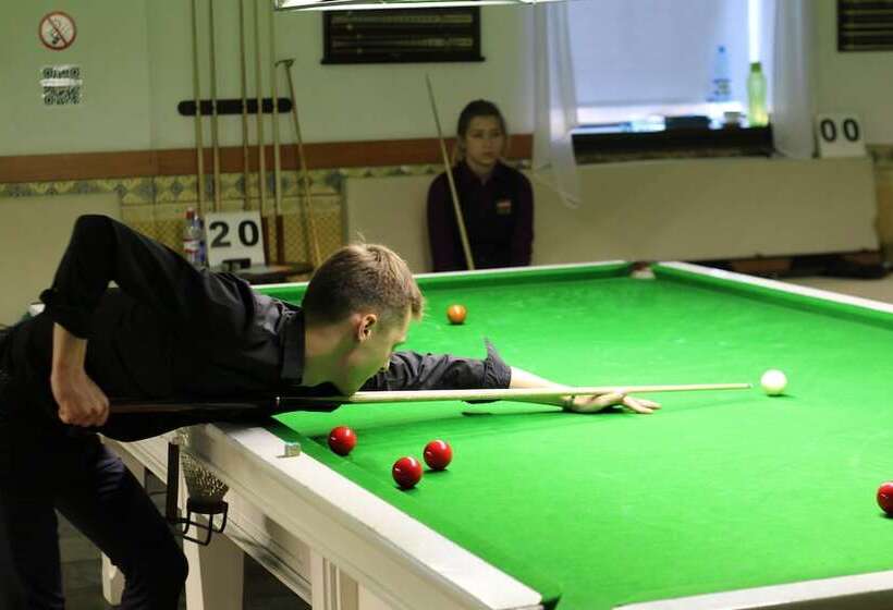 Nb Hotel With Free Parking