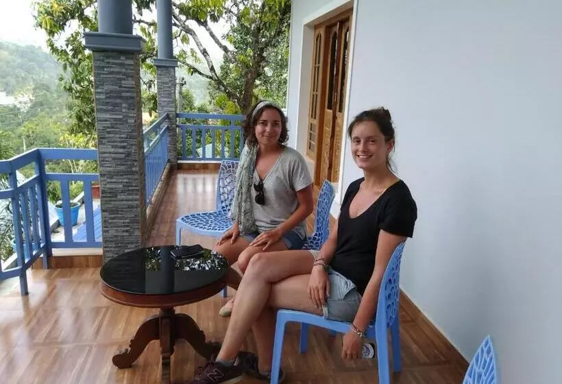 Bed and Breakfast Munnar Blue Mist