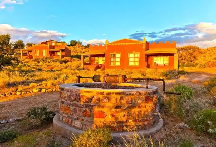 هتل Desert Horse Inn