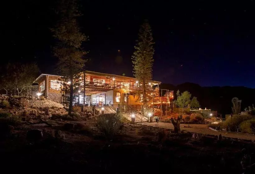 هتل Desert Horse Inn