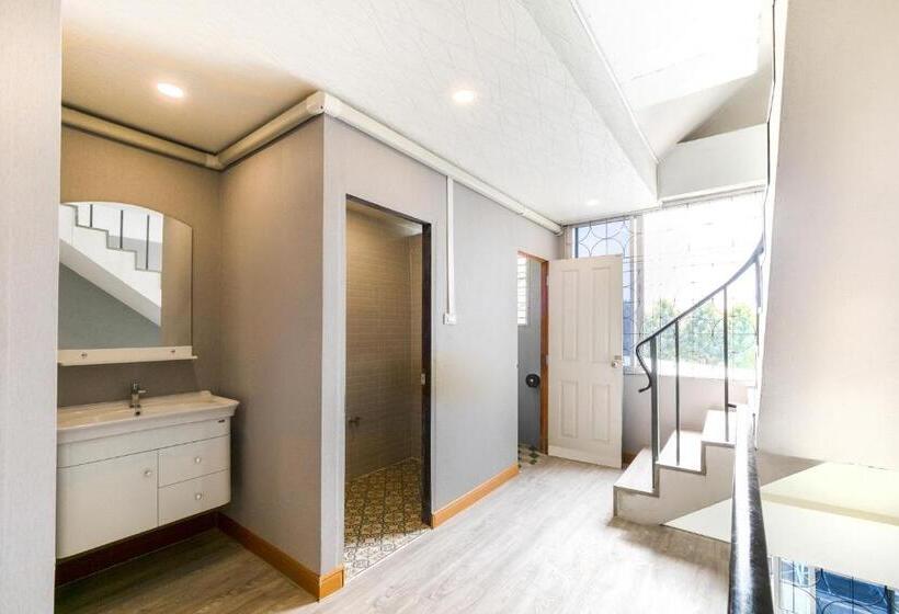 هتل Bossa House Hostel & Cafe