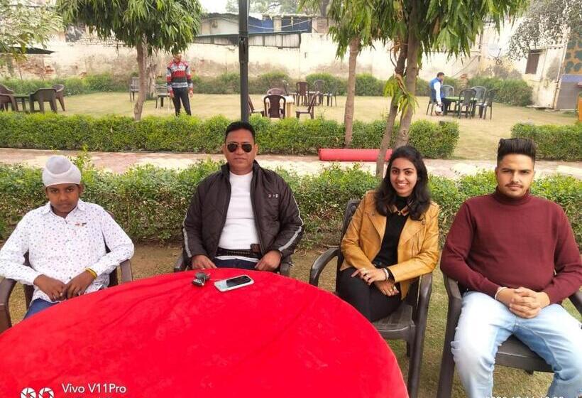 Hotell Radha Krishna Dham