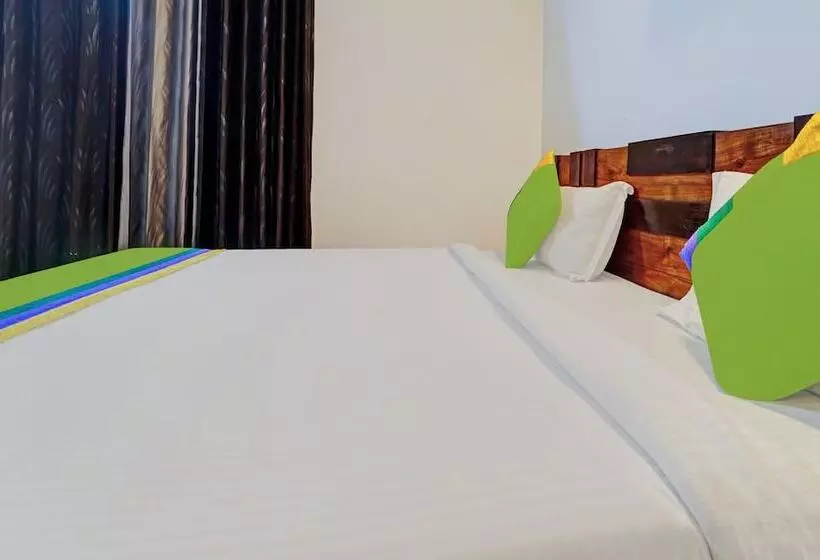 Hotelli Treebo Alaka Rester Homestay