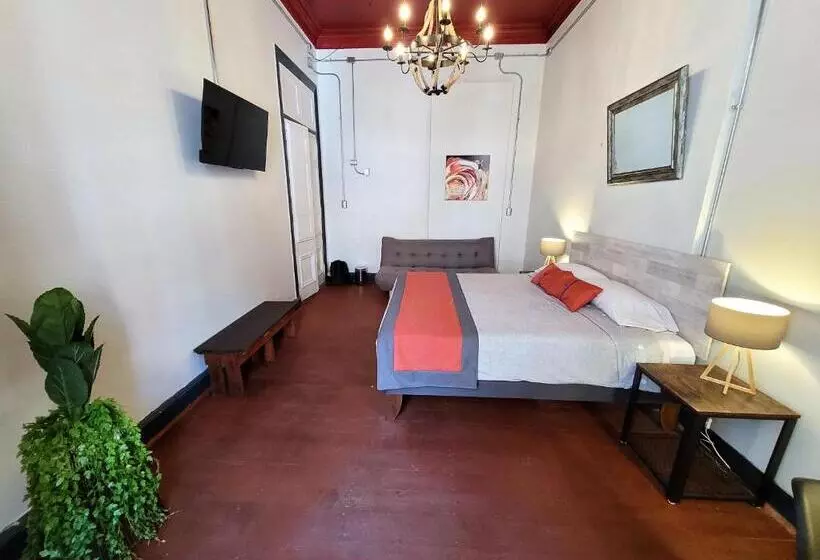 Maki Hostels & Suites Valparaiso