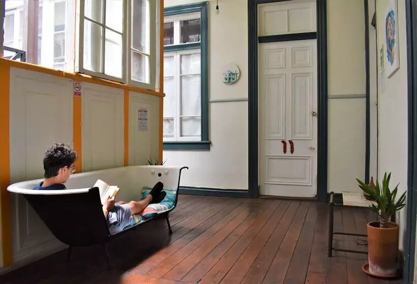 Maki Hostels & Suites Valparaiso