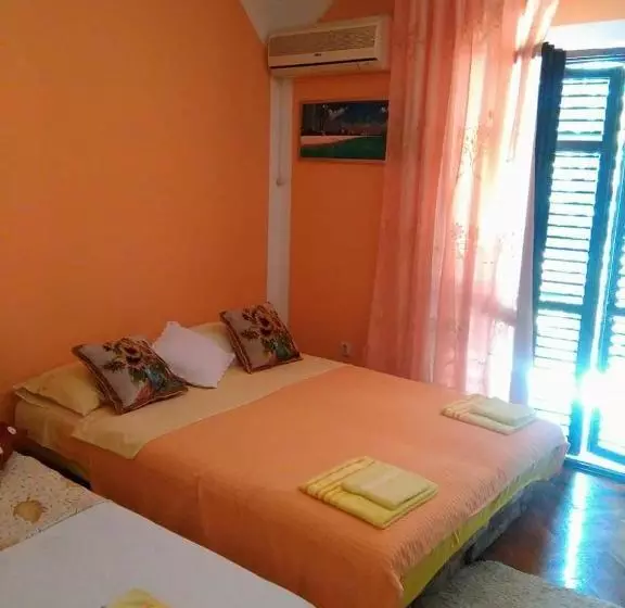 پانسیون Guest House Cinderella