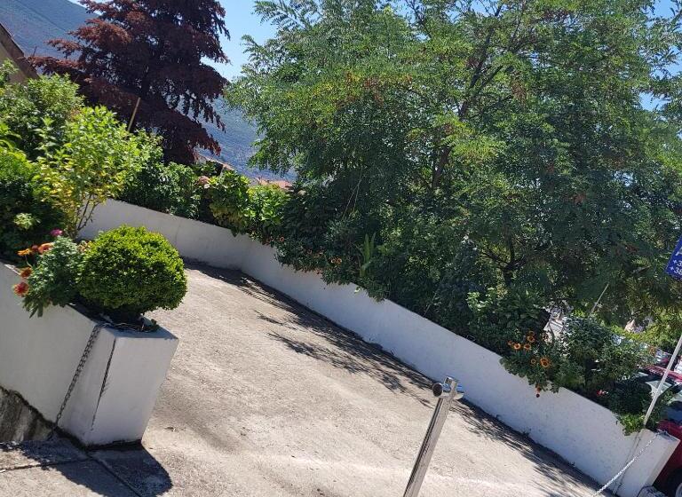 پانسیون Guest House Cinderella