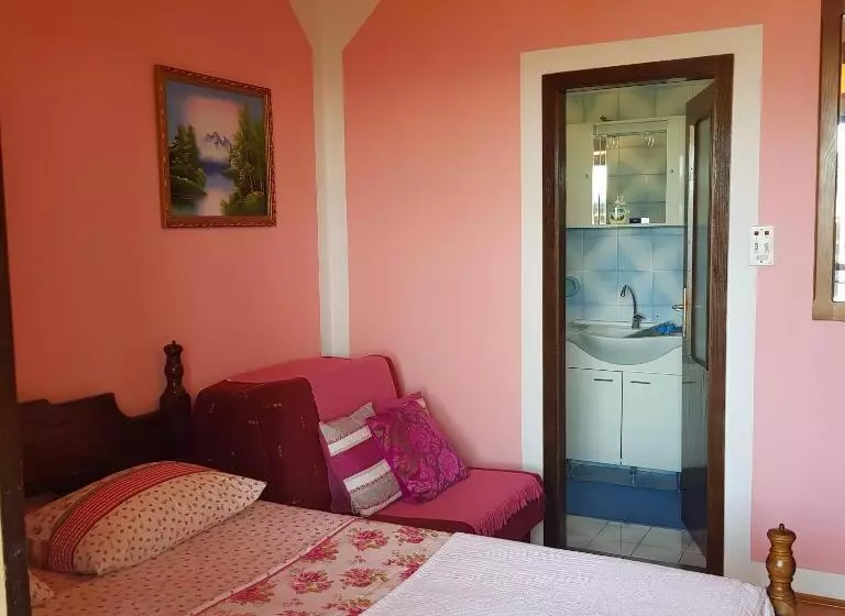 پانسیون Guest House Cinderella