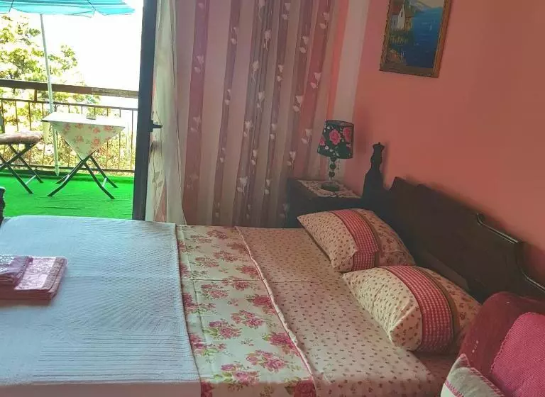 پانسیون Guest House Cinderella