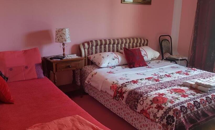 پانسیون Guest House Cinderella