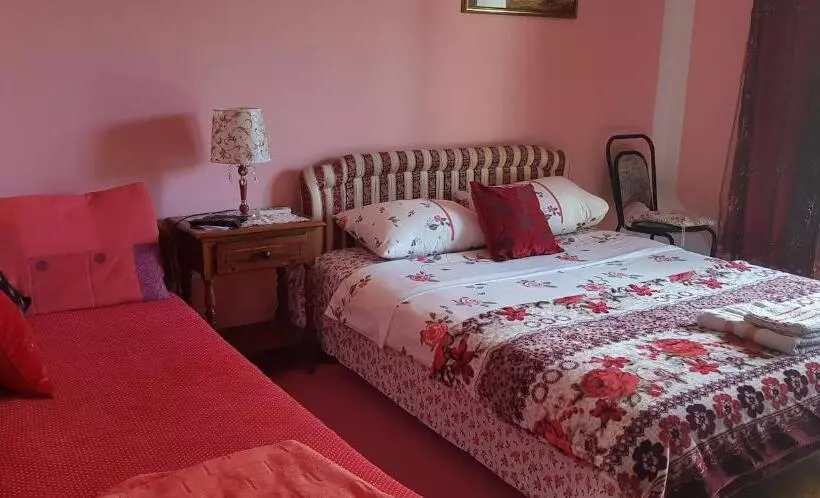 پانسیون Guest House Cinderella