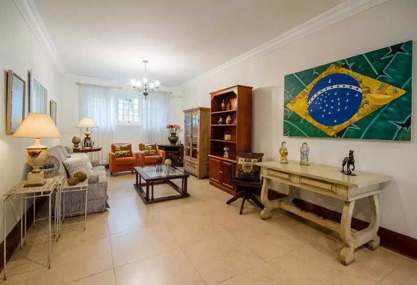 ペンション Pousada Casa Gialla Campos Do Jordao