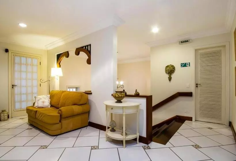 ペンション Pousada Casa Gialla Campos Do Jordao