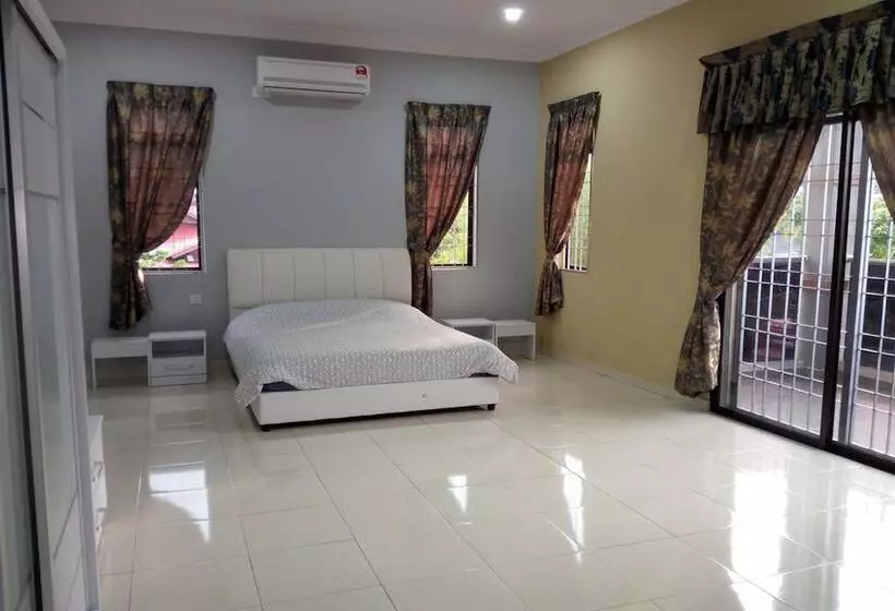 Hotelli Arrayyan Guesthouse & Homestay