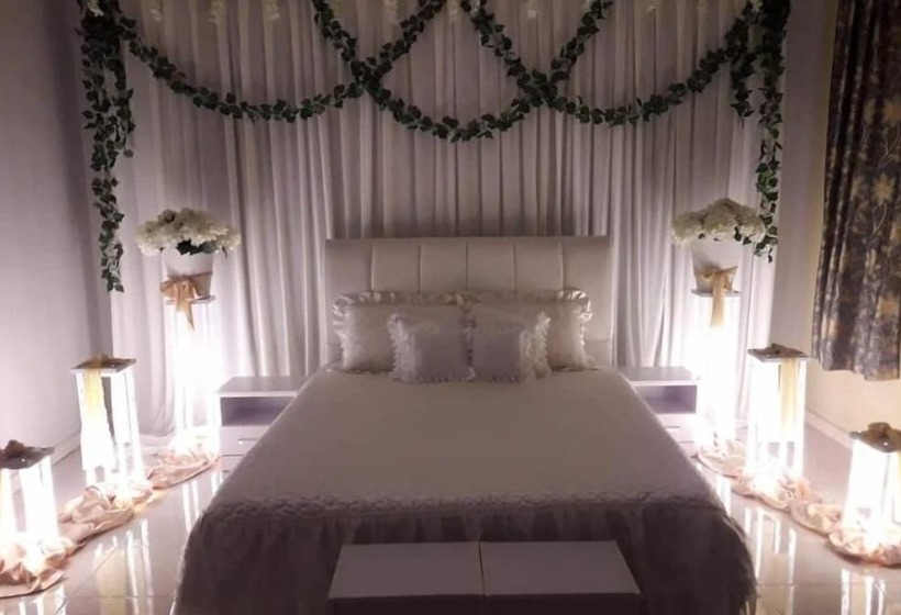 Hotel Arrayyan Guesthouse & Homestay