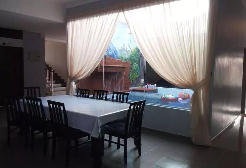 Hotelli Arrayyan Guesthouse & Homestay