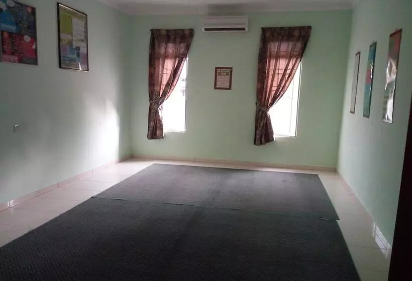 Hotelli Arrayyan Guesthouse & Homestay