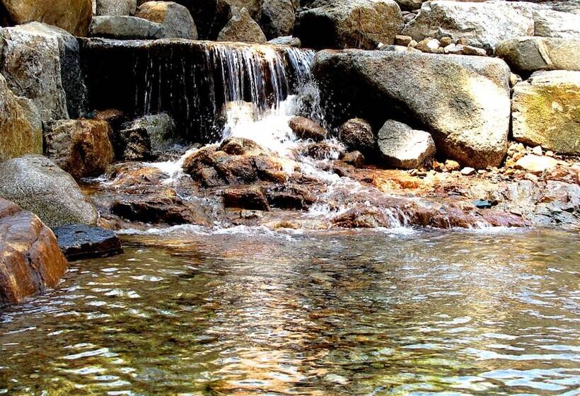 فندق As First Time Pension