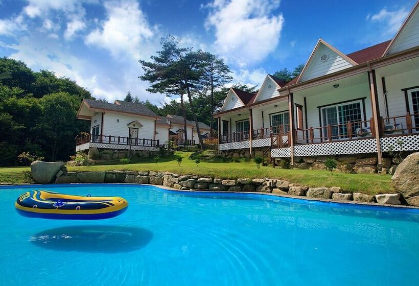 فندق As First Time Pension