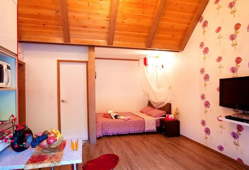 فندق As First Time Pension