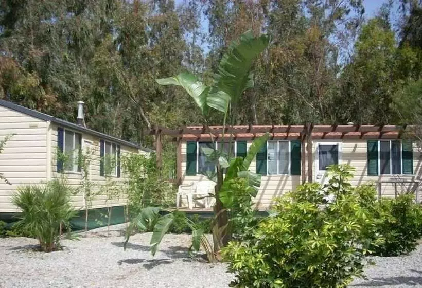 Hotelli Batuca Village & Camping