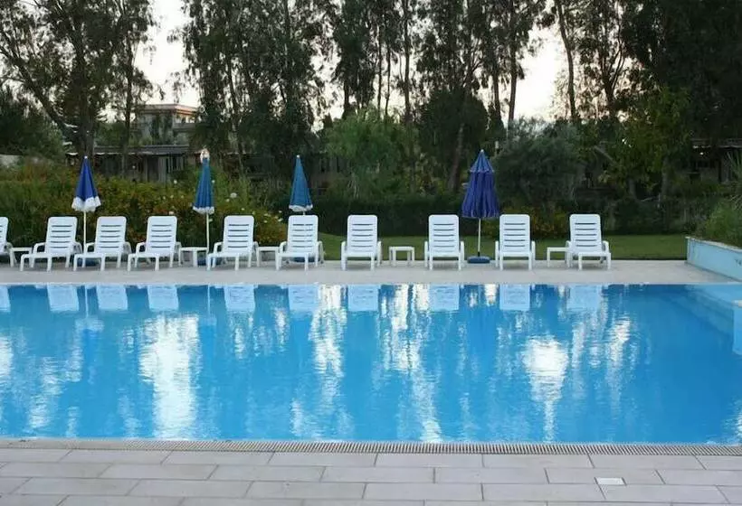 Hotelli Batuca Village & Camping