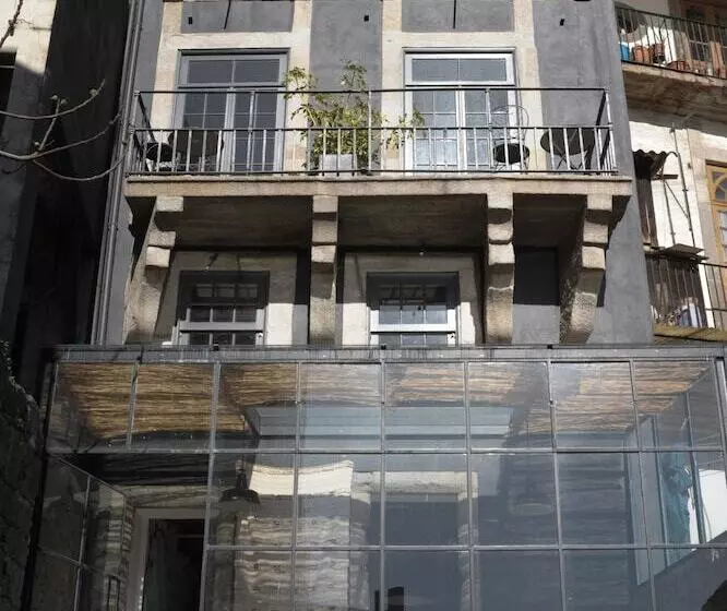 هتل Mo House