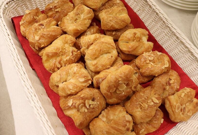 בית מלון כפרי Queensir International