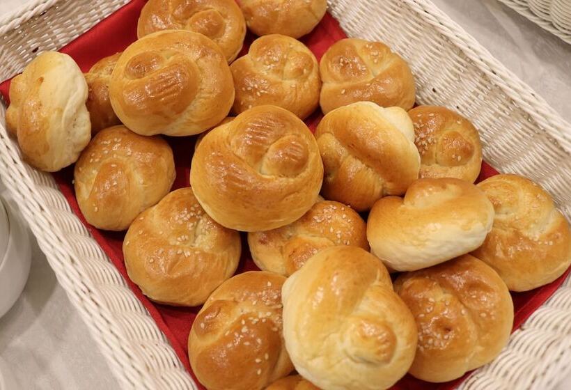 בית מלון כפרי Queensir International