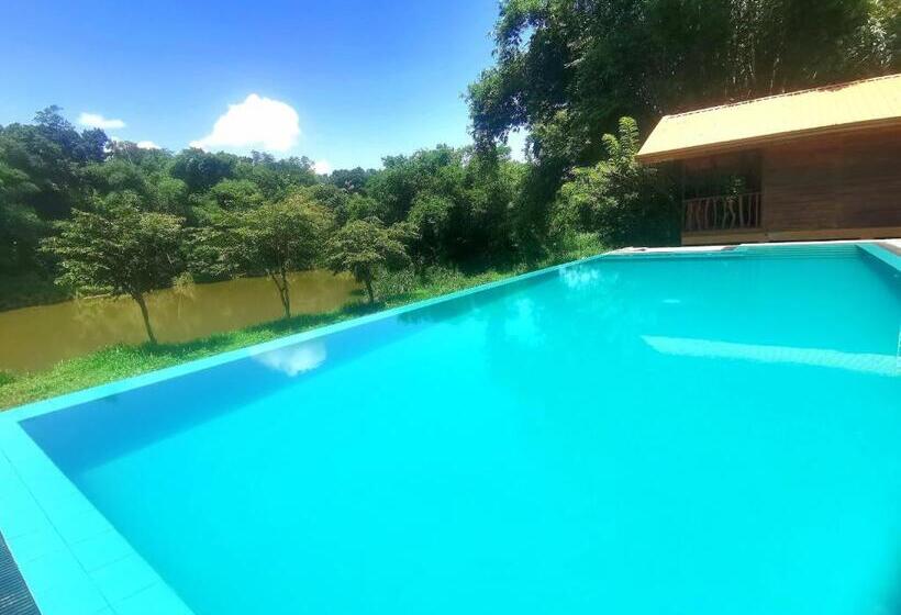 منتجع Kandy Cabana