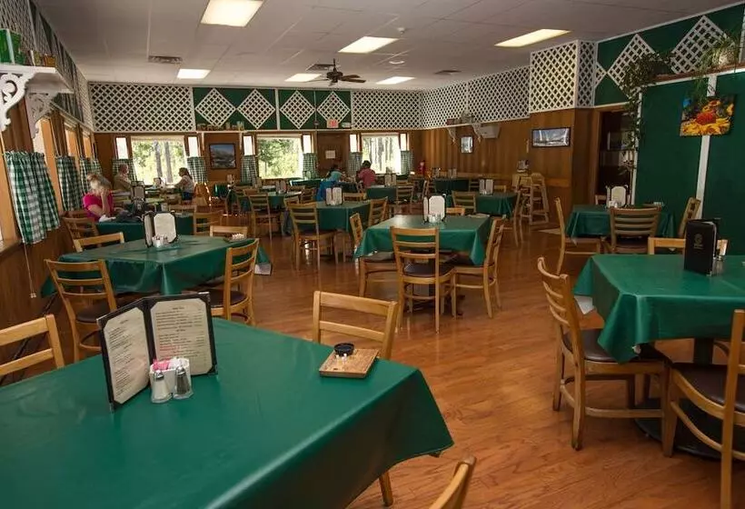 Motelli Swiftcurrent Motor Inn And Cabins   Inside The Park