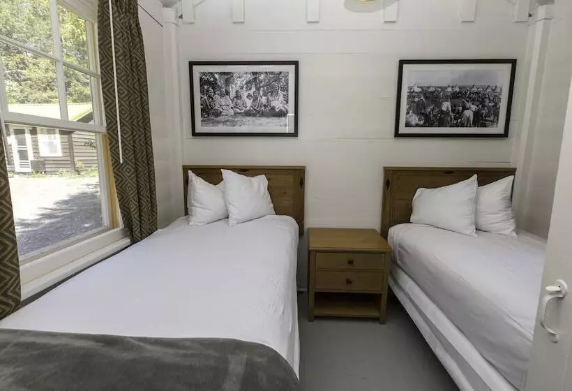 Motelli Swiftcurrent Motor Inn And Cabins   Inside The Park