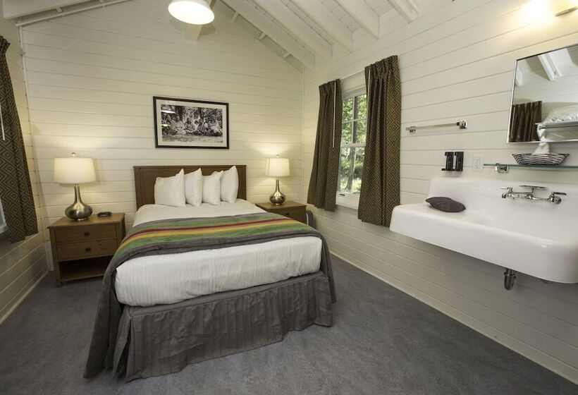 فندق على الطريق Swiftcurrent Motor Inn And Cabins   Inside The Park