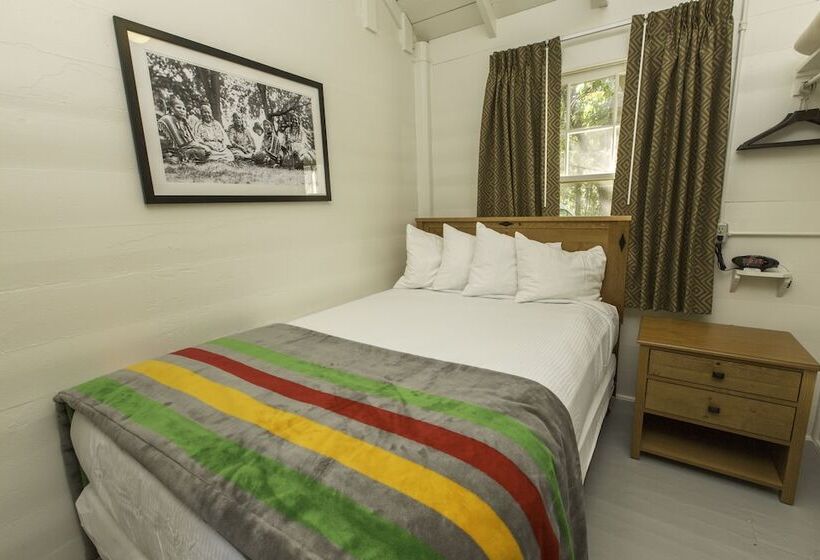 فندق على الطريق Swiftcurrent Motor Inn And Cabins   Inside The Park