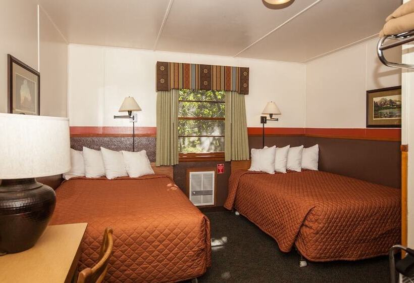 فندق على الطريق Swiftcurrent Motor Inn And Cabins   Inside The Park